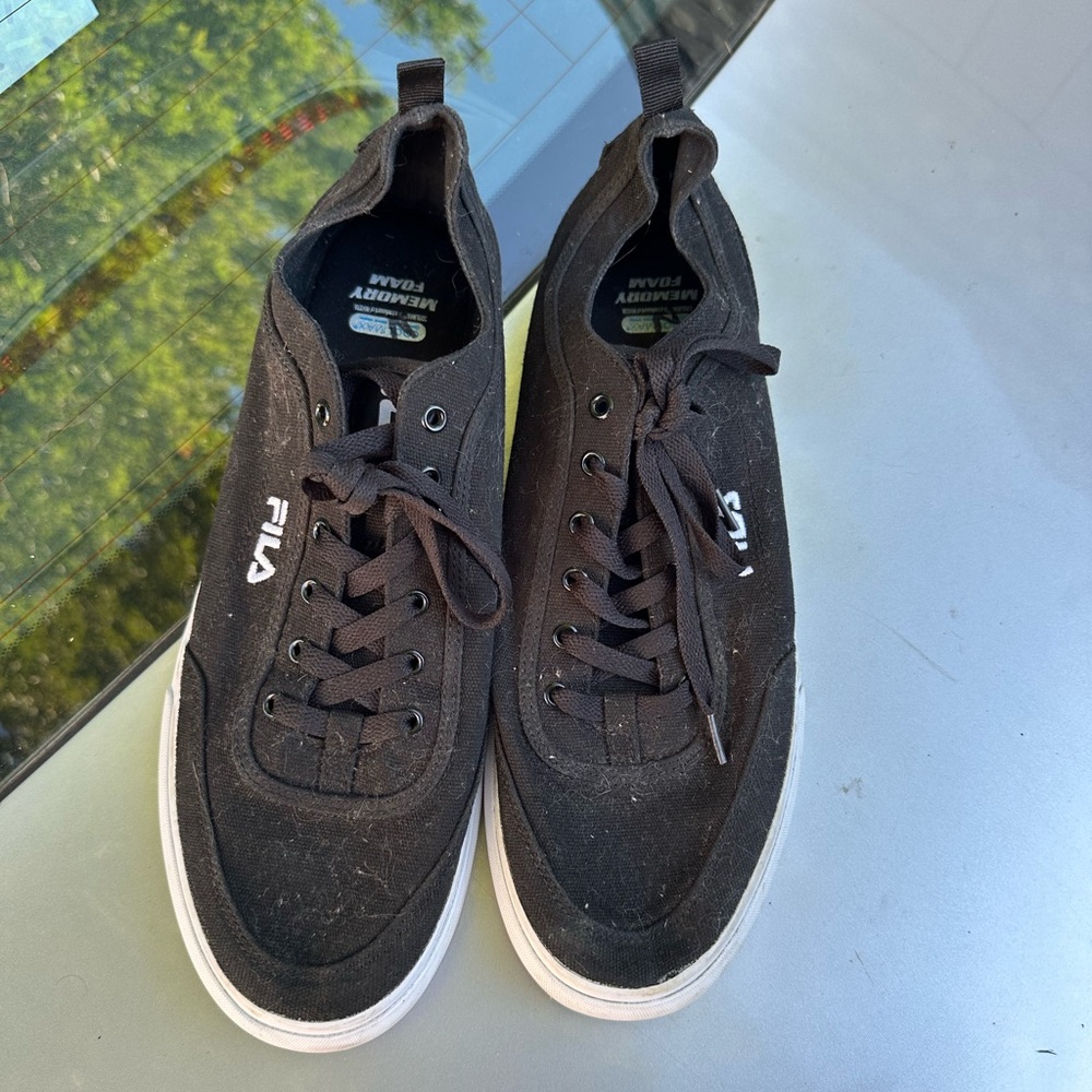 Fila Men's Black Canvas Sneakers (Size 13)
